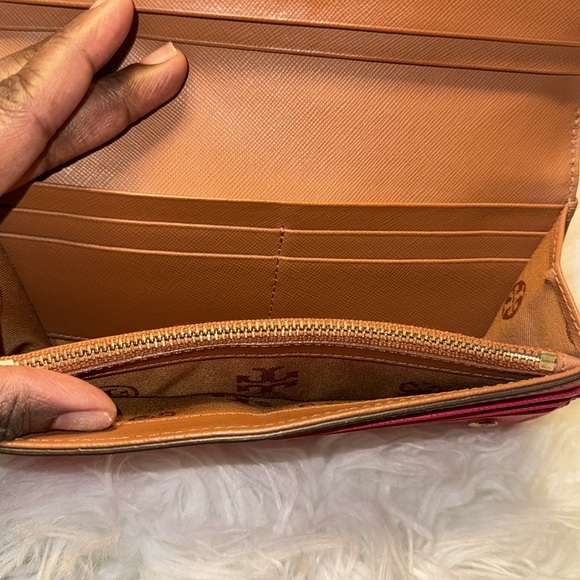 TORY BURCH Red Leather Robinson Flap Continental Wallet EUC - Picture 12 of 14
